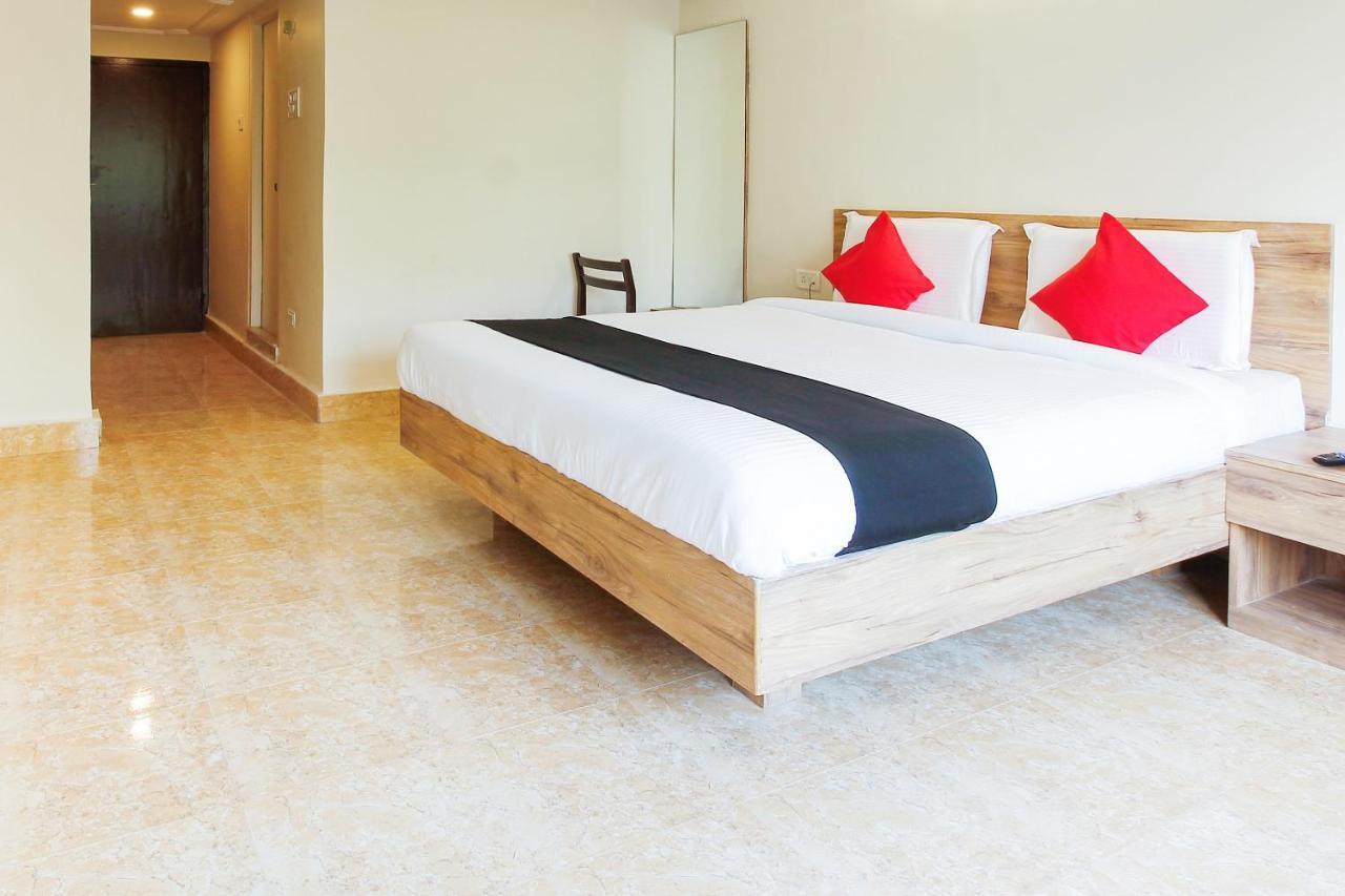 Capital O Sri Suprabhat Grand Near Kachiguda Railway Station Hyderabad Eksteriør bilde