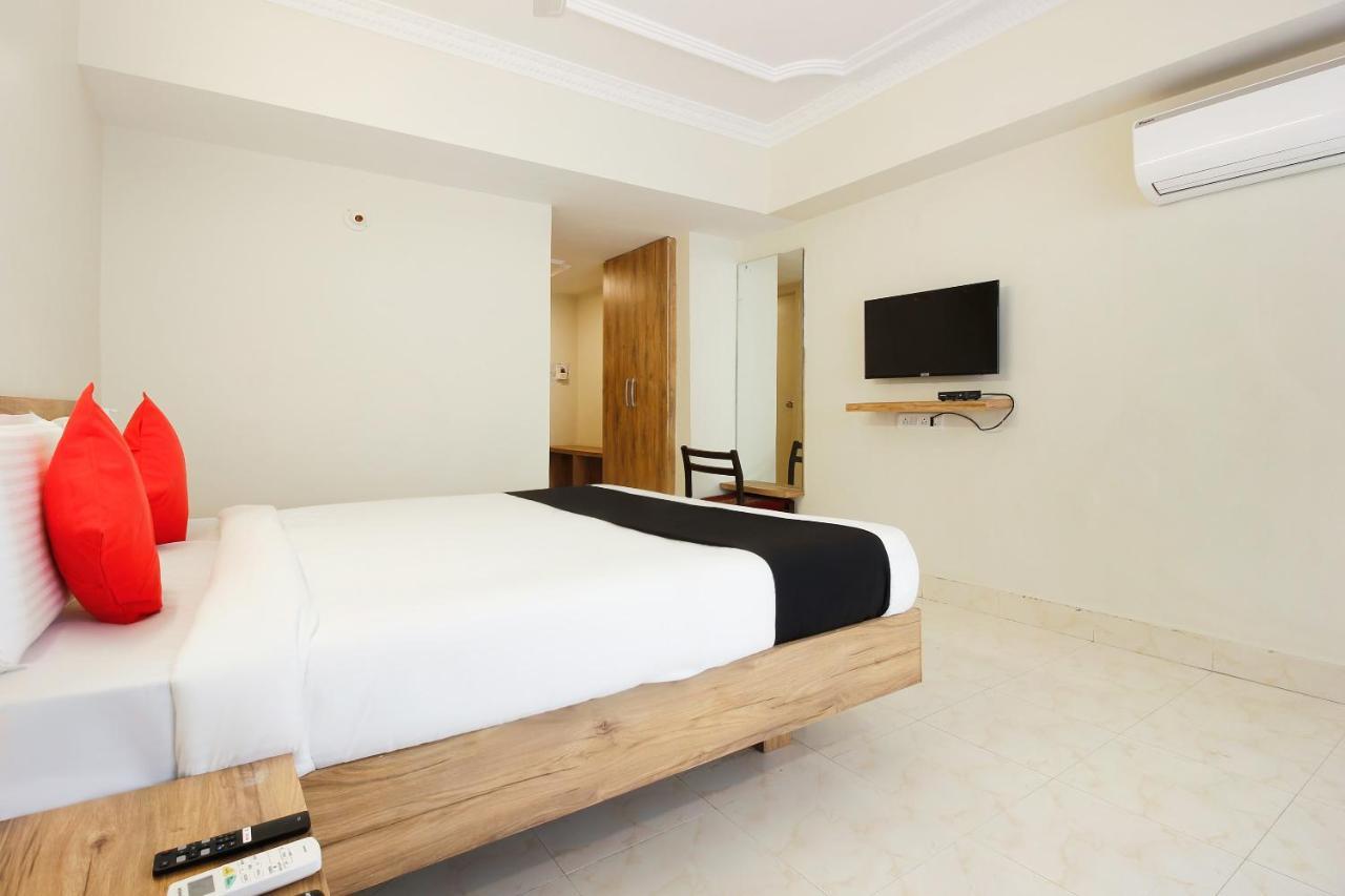 Capital O Sri Suprabhat Grand Near Kachiguda Railway Station Hotell Hyderabad Eksteriør bilde