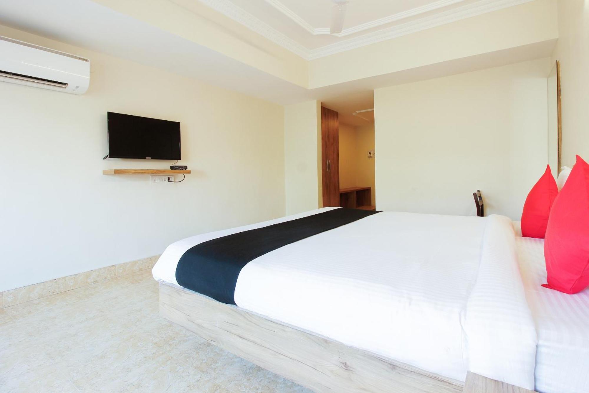 Capital O Sri Suprabhat Grand Near Kachiguda Railway Station Hyderabad Eksteriør bilde