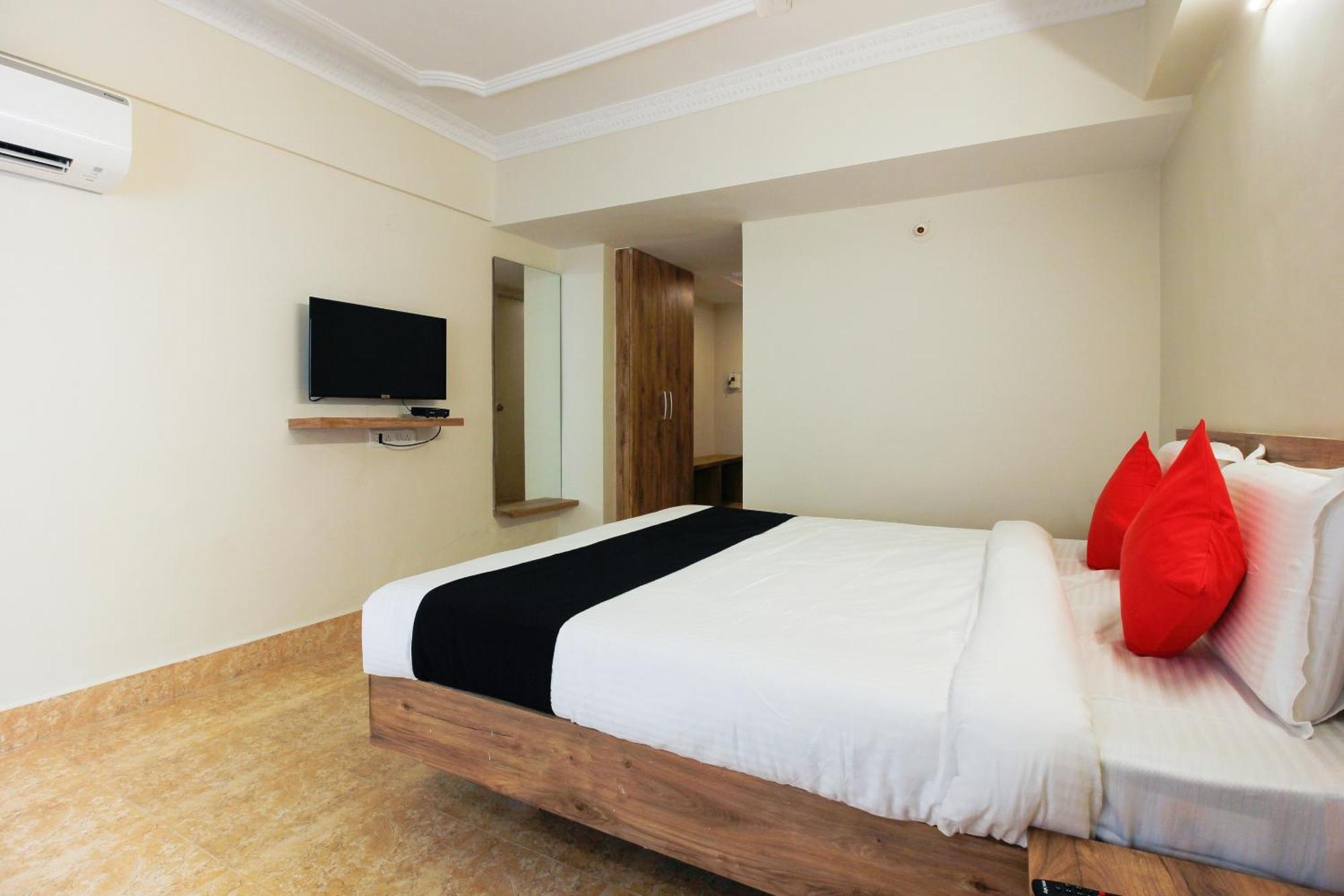 Capital O Sri Suprabhat Grand Near Kachiguda Railway Station Hyderabad Eksteriør bilde